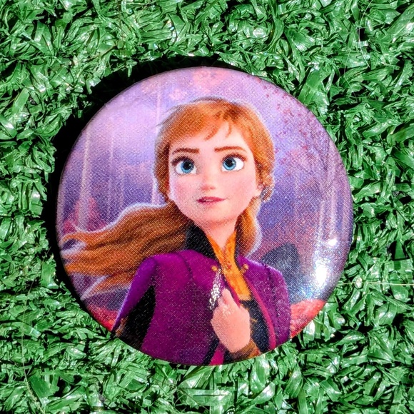 Disney Frozen Elsa/Anna/Kristoff/Sven 1 1/4"Button Pinback Lanyard Charm Set NOS - Picture 6 of 6